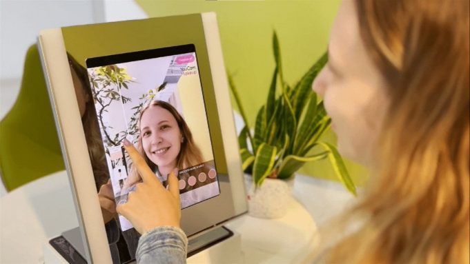 Smart Makeup Mirror: The Complete Guide 2024